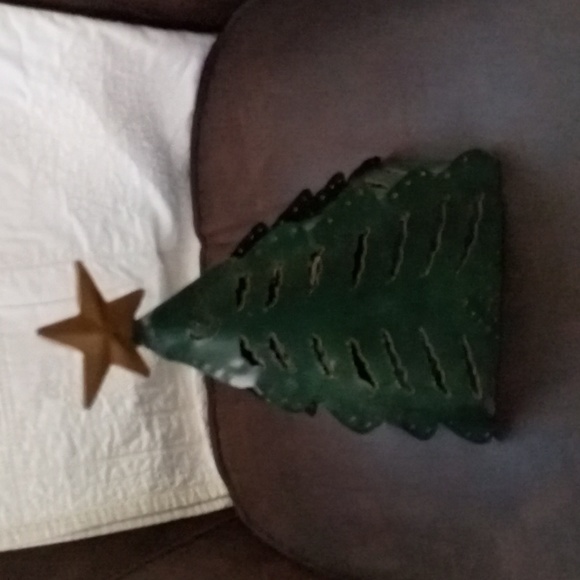 Green Christmas Tree Candle Holder With Gold Star Topper - Picture 2 of 8